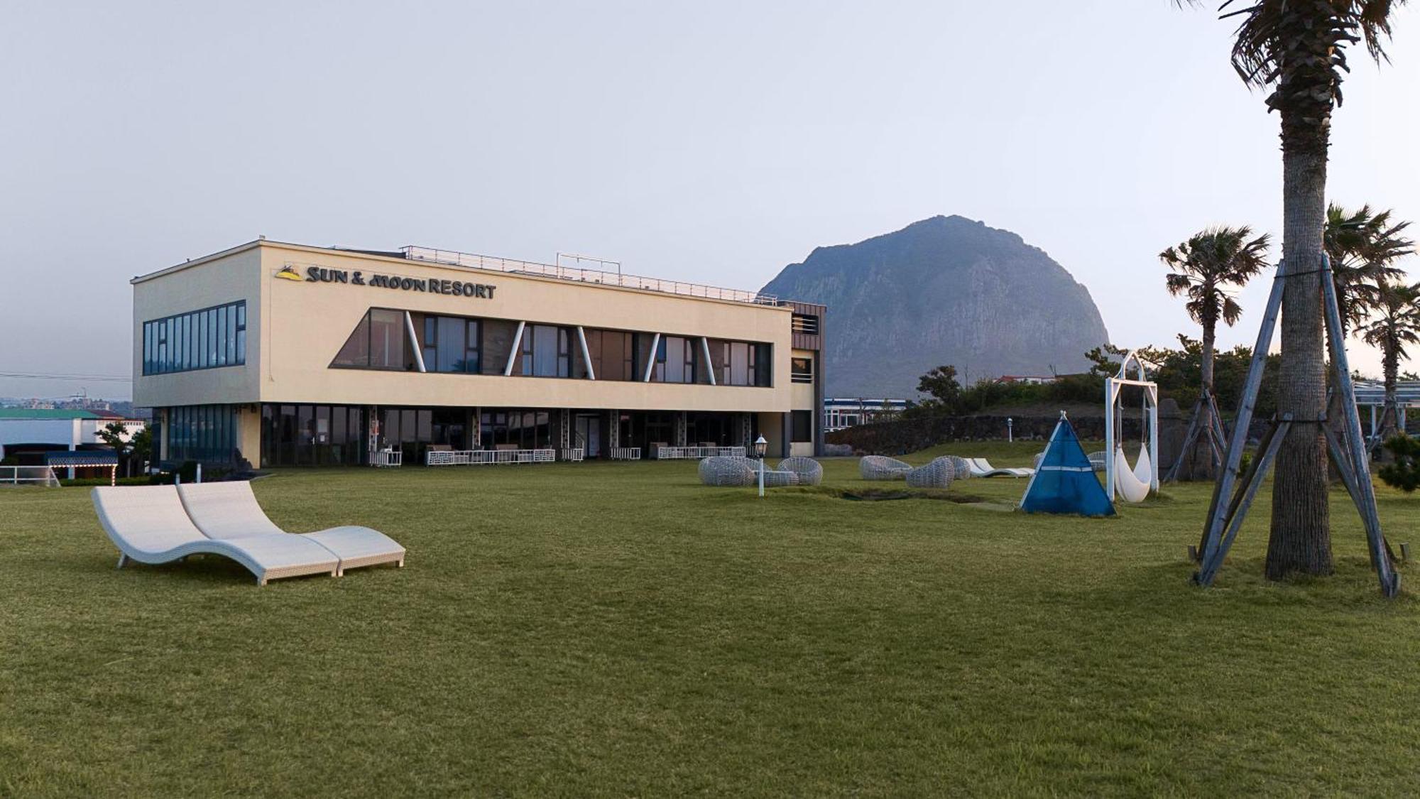 Sun And Moon Resort Seogwipo Exterior photo